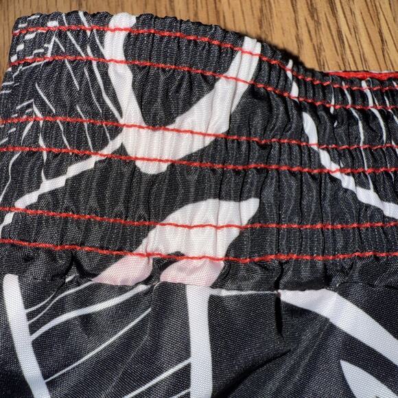 Cincinnati Reds MLB Black Hawaiian Swim Trunks Medium Lined Logo Mens - Picture 9 of 10